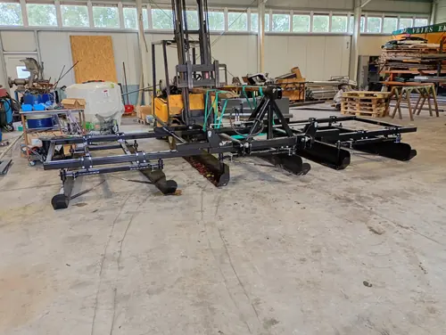 Uienwipper op maat, klaar in de werkplaats